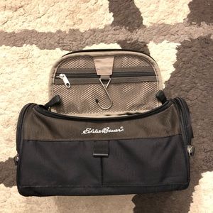 Eddie Bauer hanging toiletry bag
